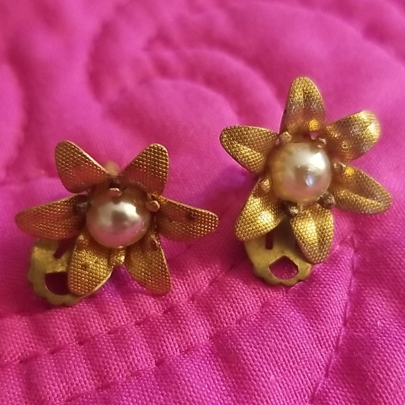 *Sold* Vintage Earring Lot of 4 - Picture 7 of 10